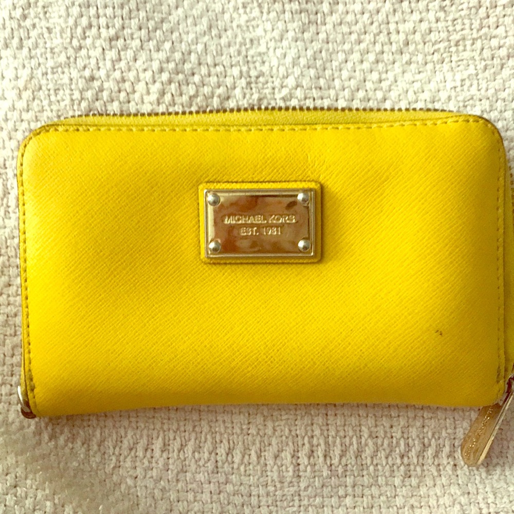 Small yellow Michael Kors Wallet